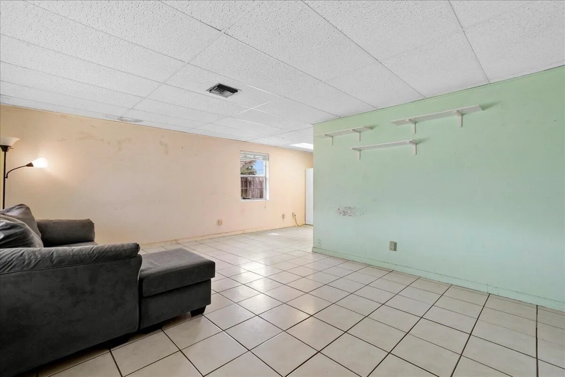 Photo of 725 Elm Road