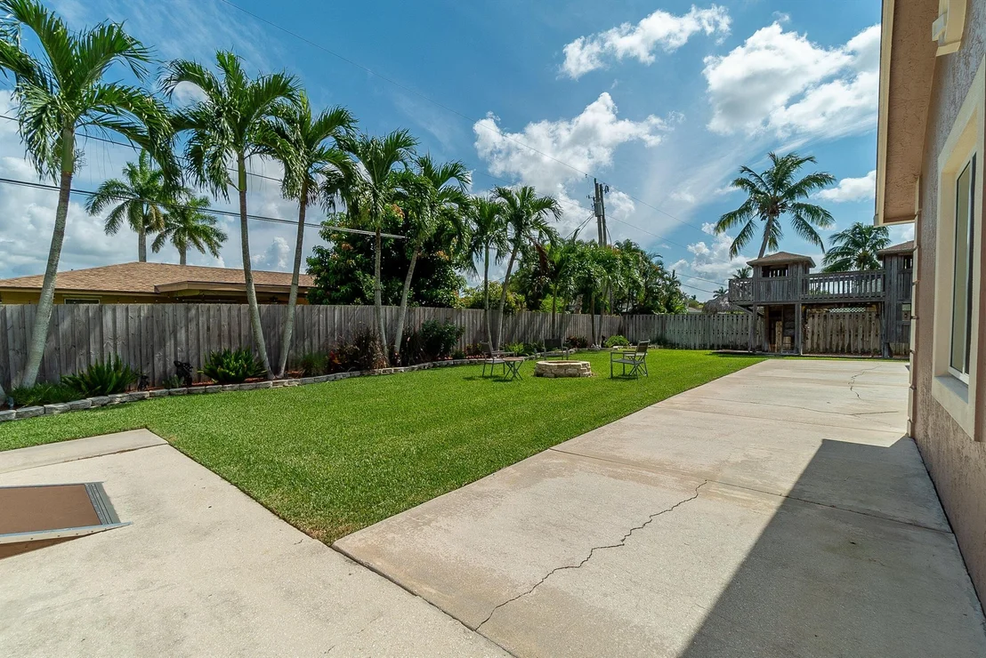 Photo of 104 W Rubber Tree Drive