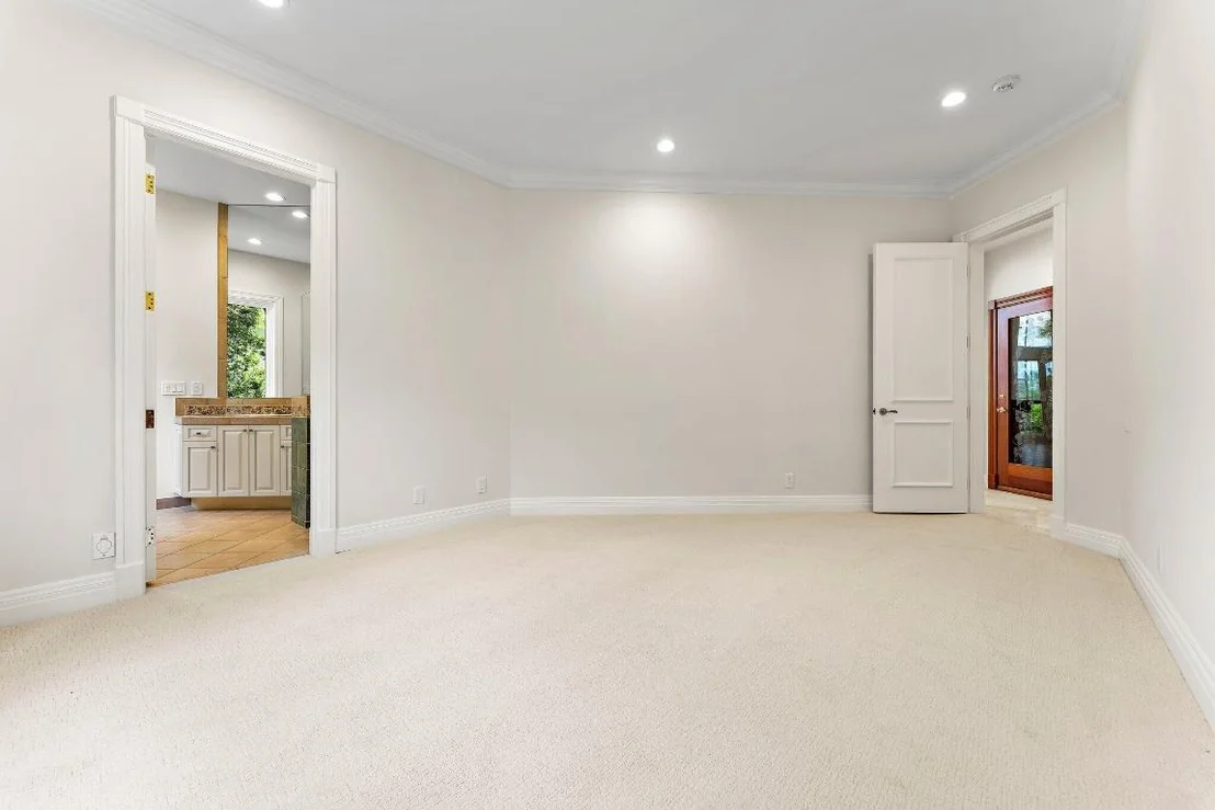 Photo of 42 Saint Thomas Drive