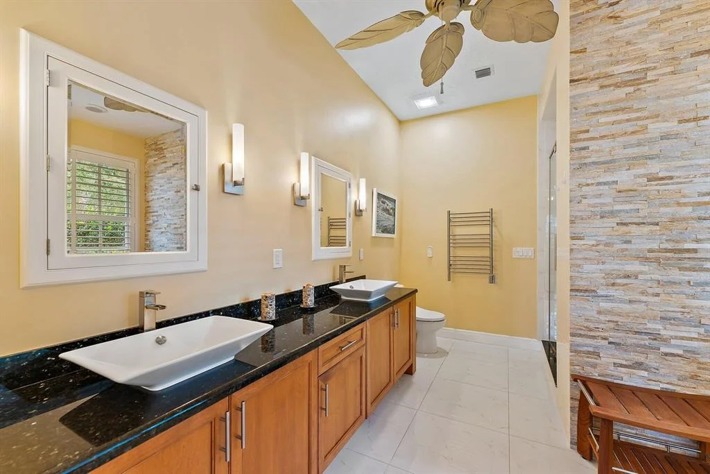 Photo of 231 W Bay Cedar Circle