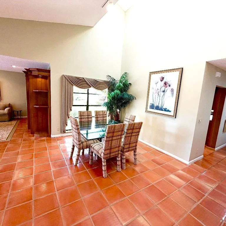 Photo of Unit D at 22 Eastgate Drive