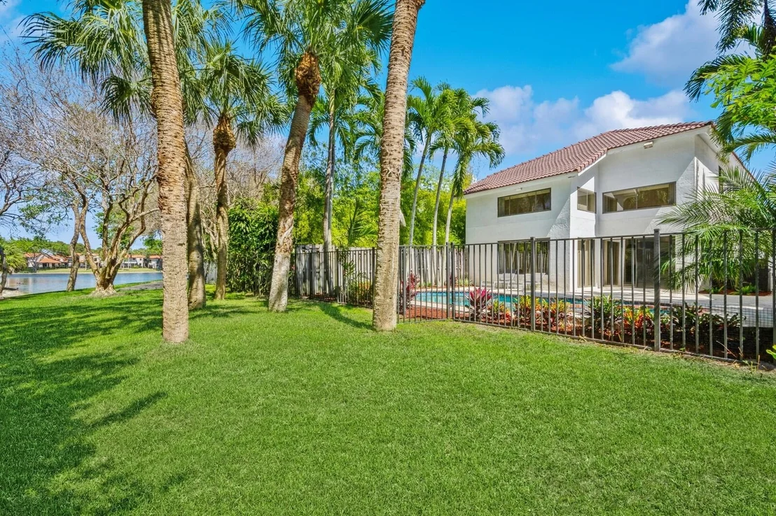 Photo of 5504 FOX HOLLOW Drive