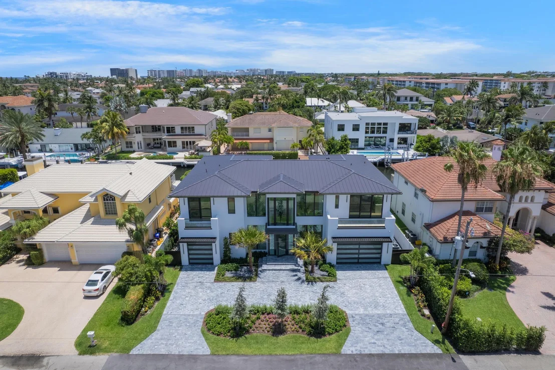 Photo of 948 Banyan Drive
