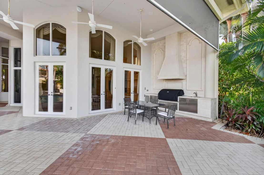 Photo of 331 MIZNER LAKE ESTATES Drive