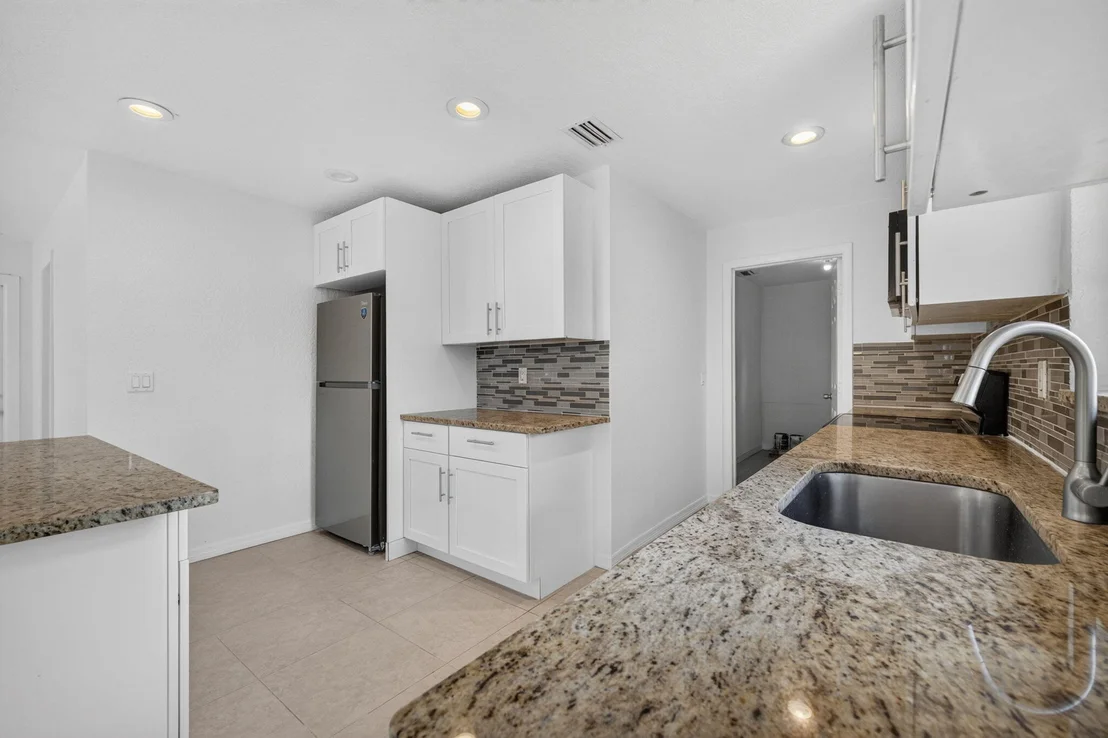 Photo of 913 SE 10th Street