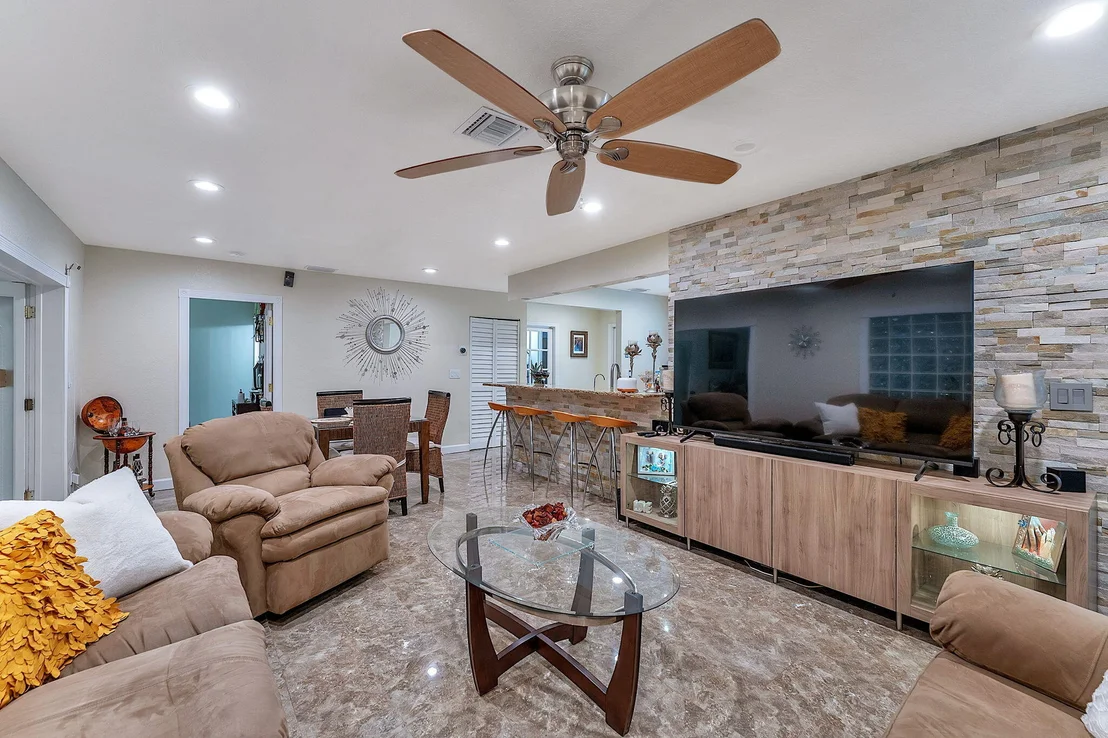 Photo of 249 SW 9th Circle