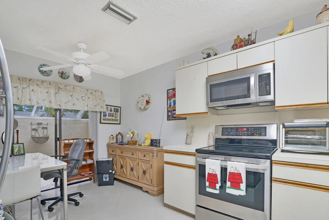 Photo of 10930 Lake Front Place