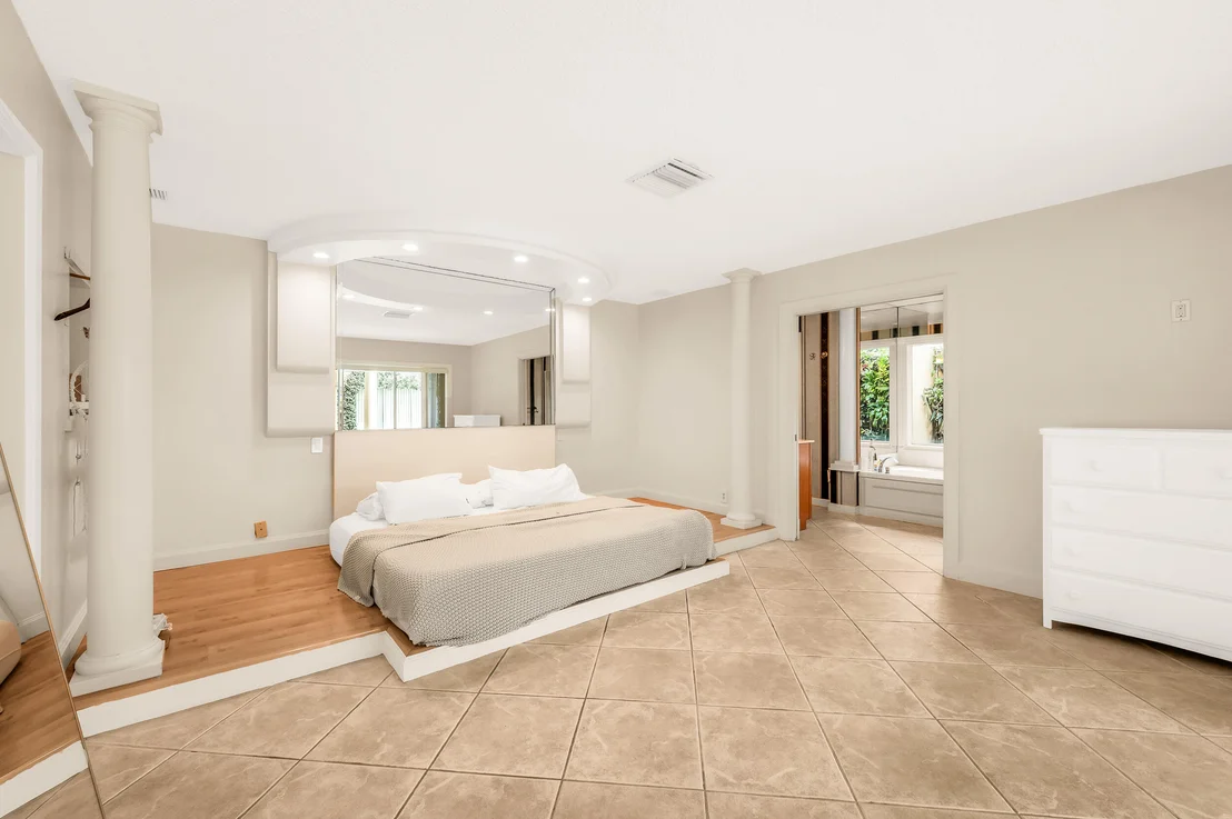 Photo of 280 Tradewind Drive