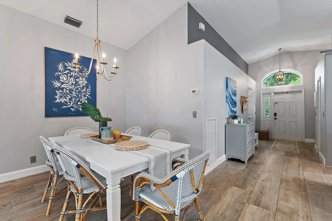 Photo of 6310 Leslie Street