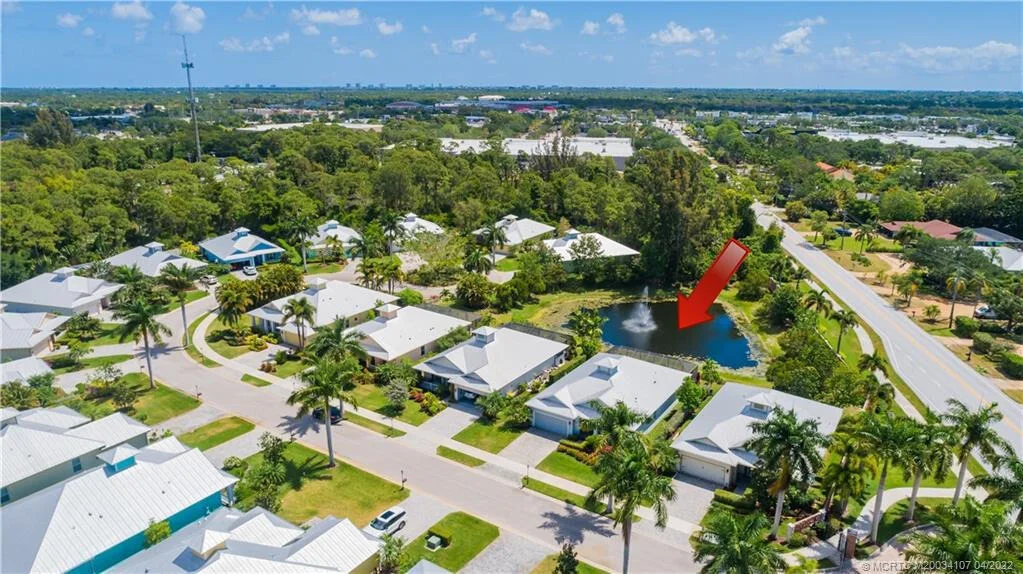 Photo of 2431 NW Hummingbird Circle