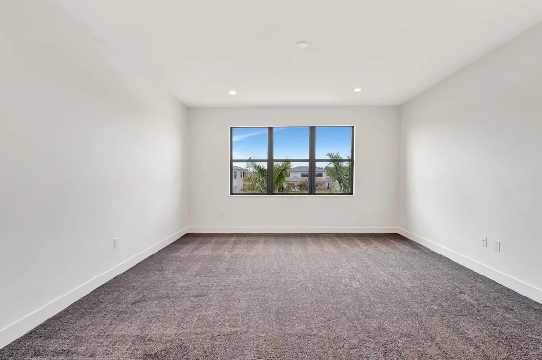 Photo of 9436 Riverside Park Drive