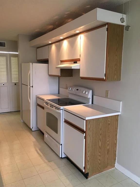 Photo of Unit E2 at 108 Half Moon Circle