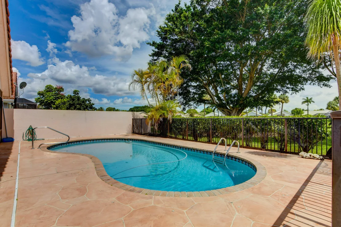 Photo of 11055 Clover Leaf Circle