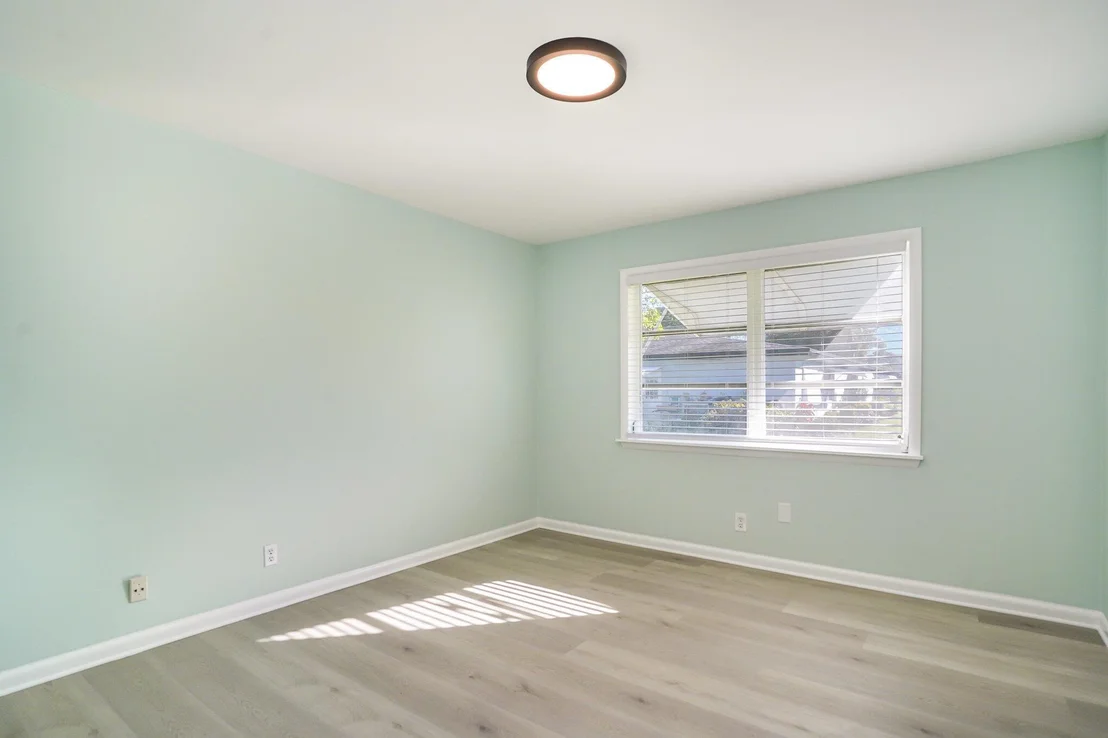 Photo of Unit D at 560 High Point Drive