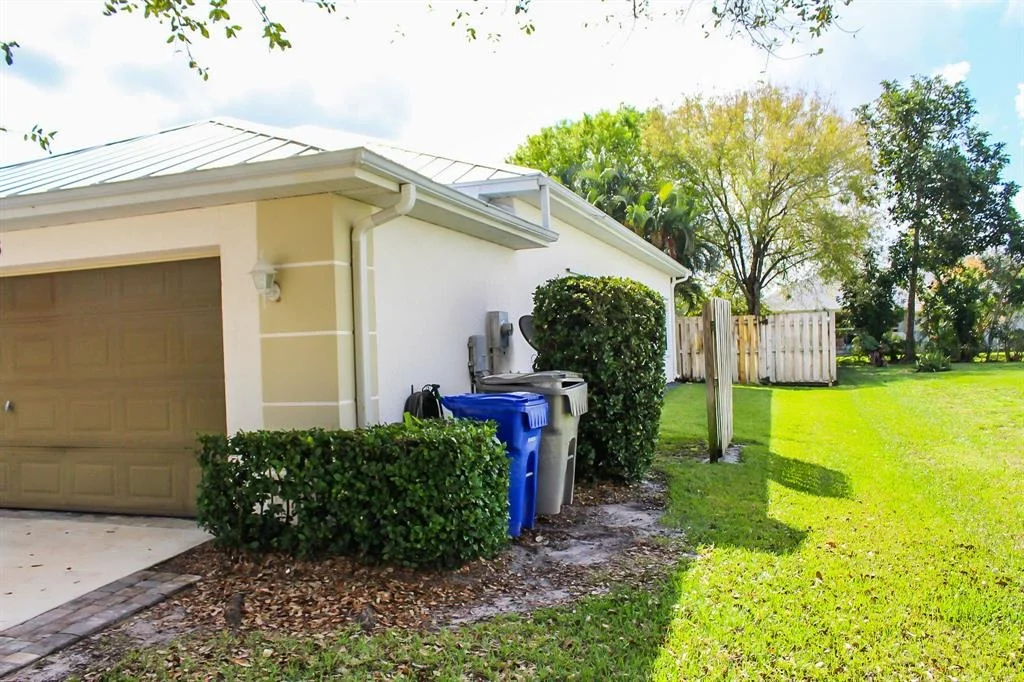 Photo of 5055 3rd Manor