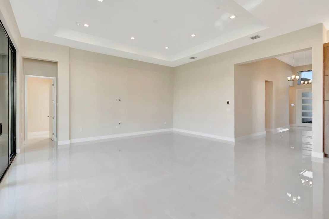 Photo of 9452 Riverside Park Drive