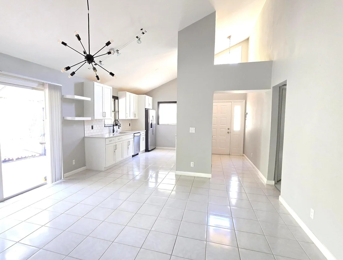Photo of 82 Maplecrest Circle