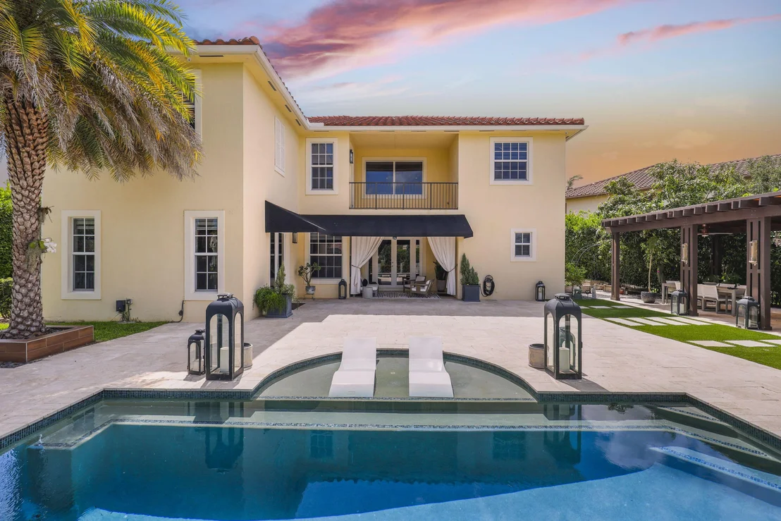 Photo of 8861 Edgewater Place