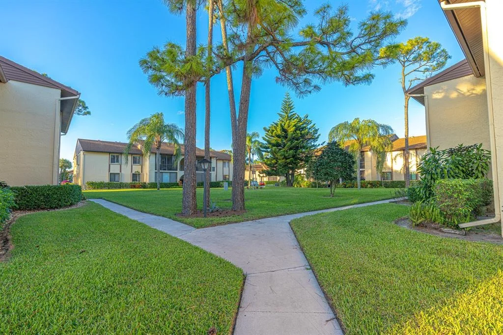 Photo of Unit B2 at 305 Knotty Pine Circle