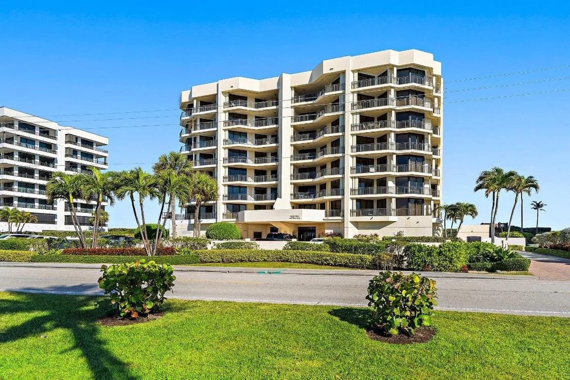 Photo of Unit 3D at 19850 Beach Road