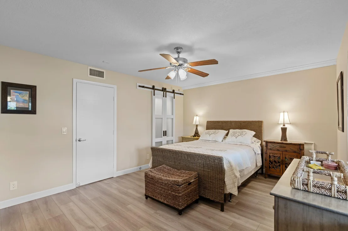 Photo of Unit C at 947 Circle Drive