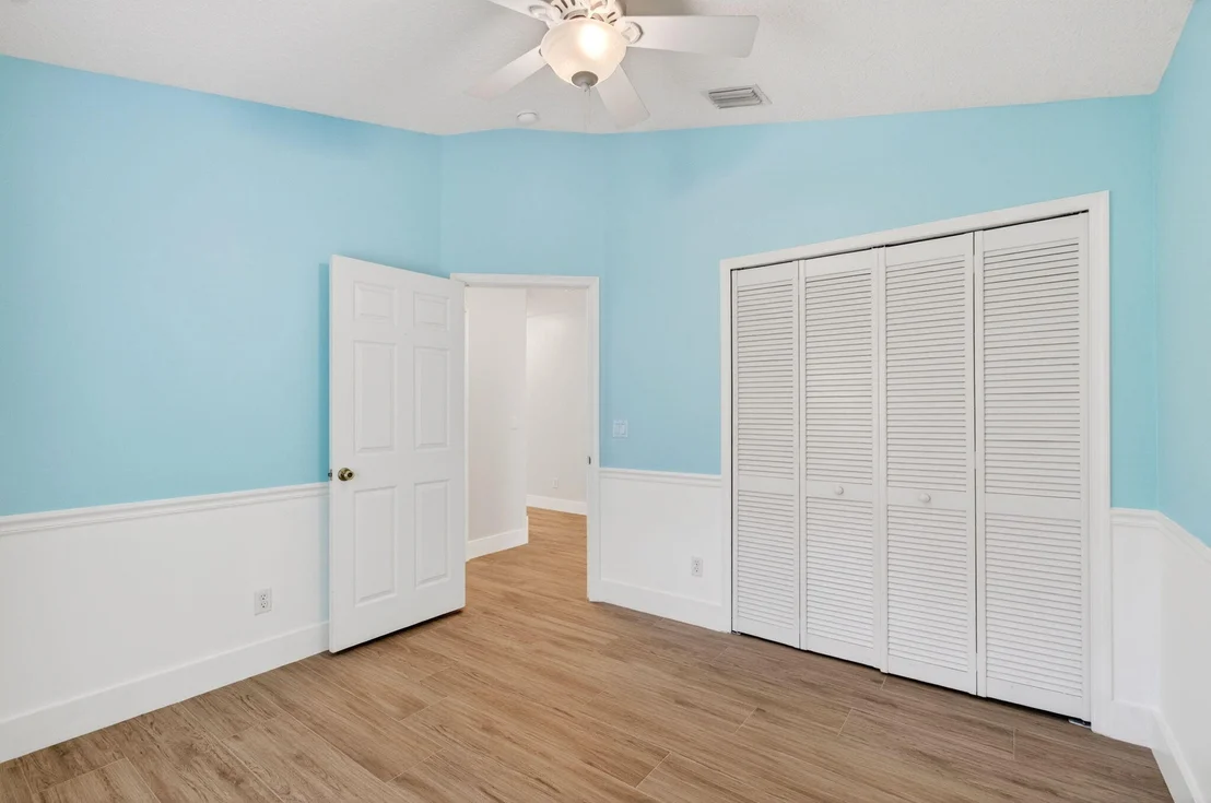 Photo of 1142 Canoe Point