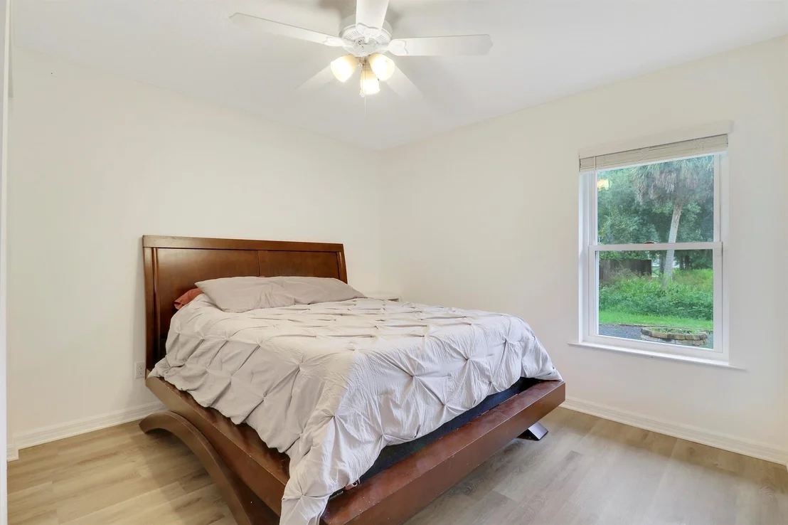 Photo of 6185 6th Place