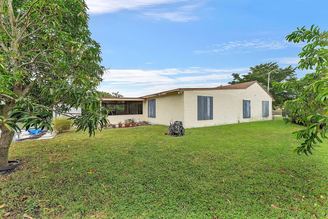 Photo of 249 SW 9th Circle