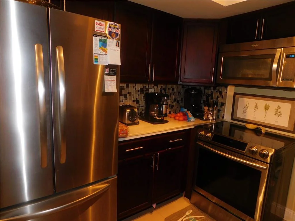 Photo of 6860 Margate Boulevard