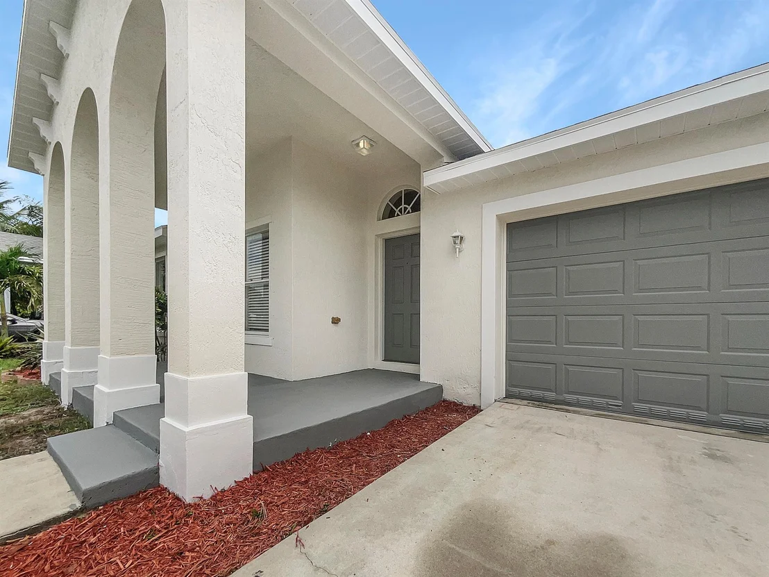 Photo of 4491 SE Murray Cove Circle