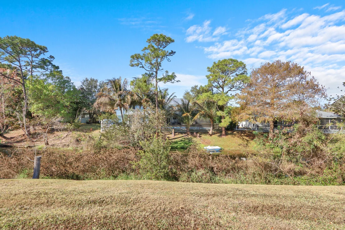 Photo of 8074 SE River Lane