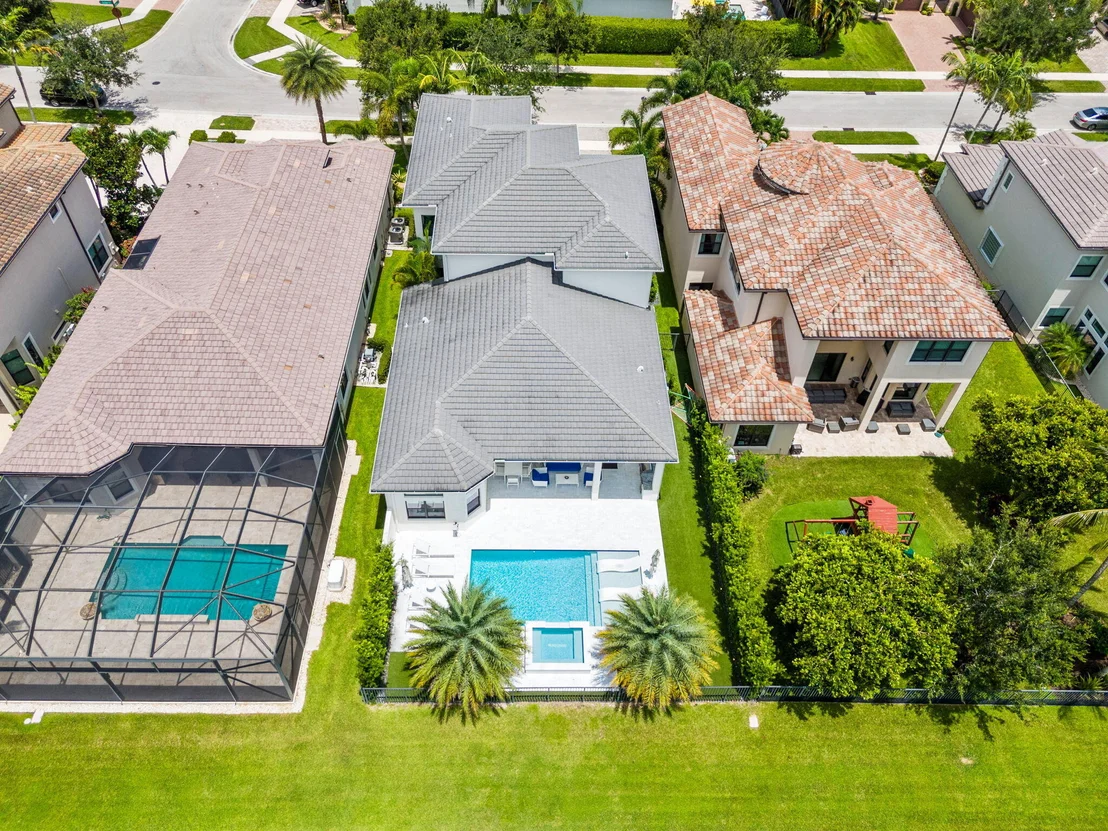 Photo of 16813 PAVILION Way