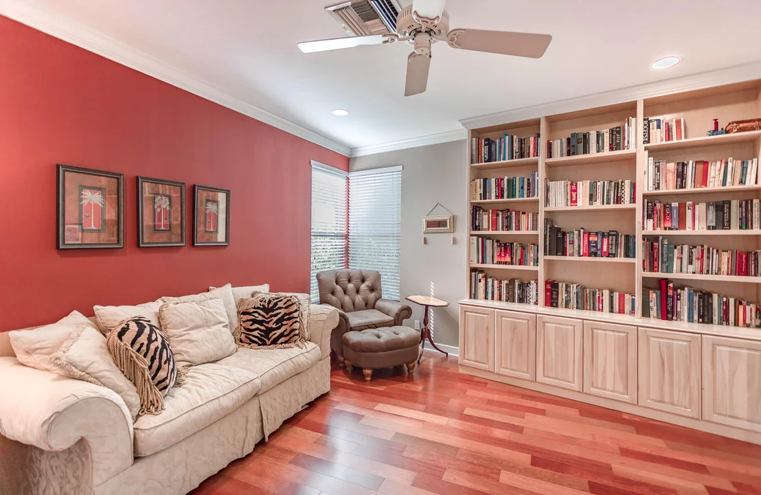 Photo of 4905 Oxford Circle
