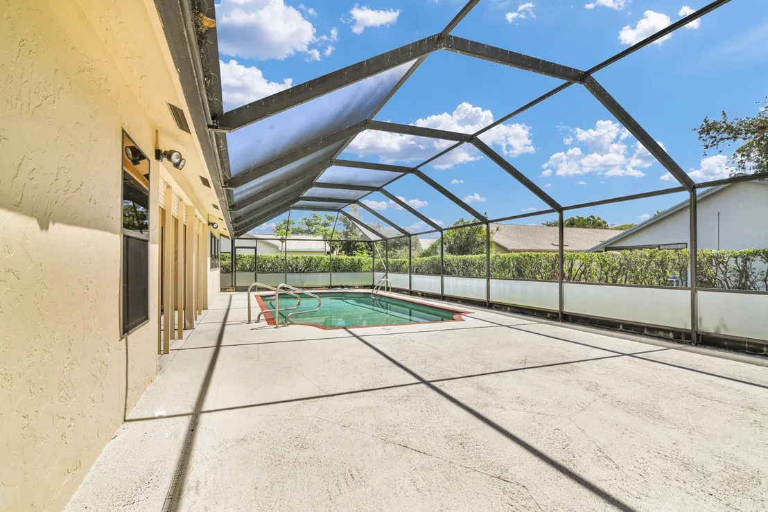 Photo of 2660 Riviera Drive