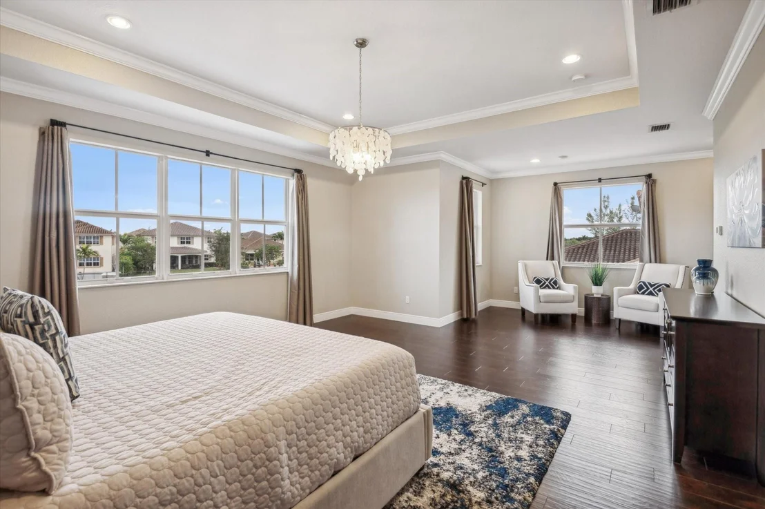 Photo of 8540 Lakeside Drive