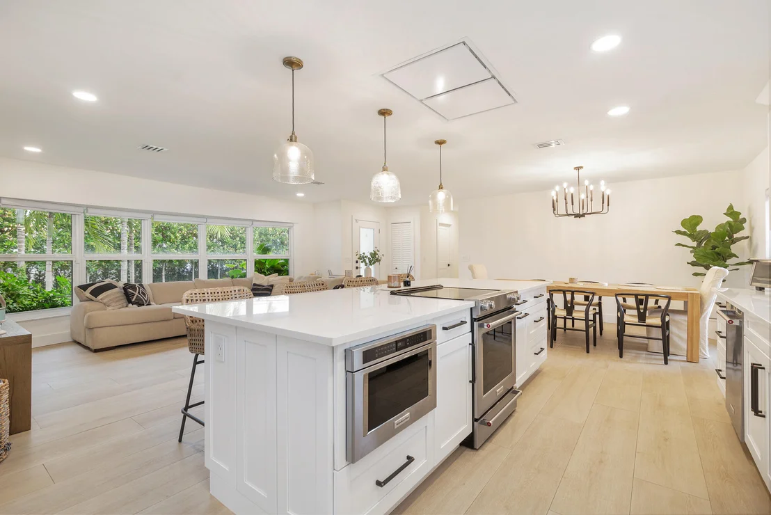 Photo of 7521 Edgewater Circle
