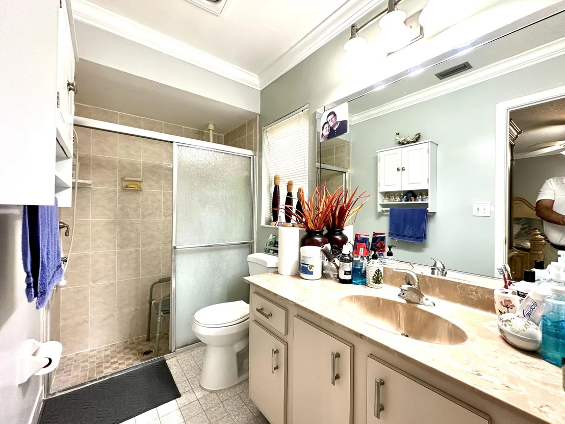 Photo of 5254 Mirror Lakes Boulevard