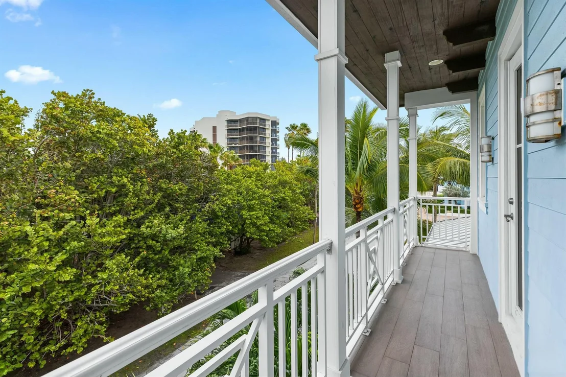 Photo of 970 Lago Mar Lane