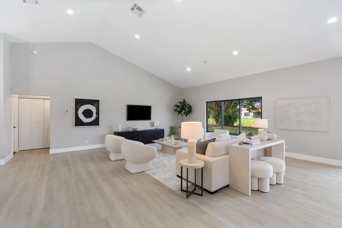Photo of 9471 Sun Pointe Drive