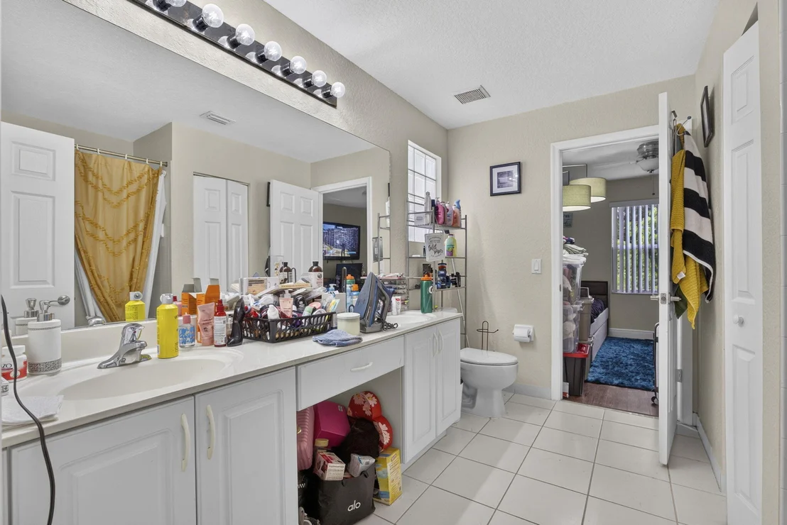 Photo of 6021 Adriatic Way