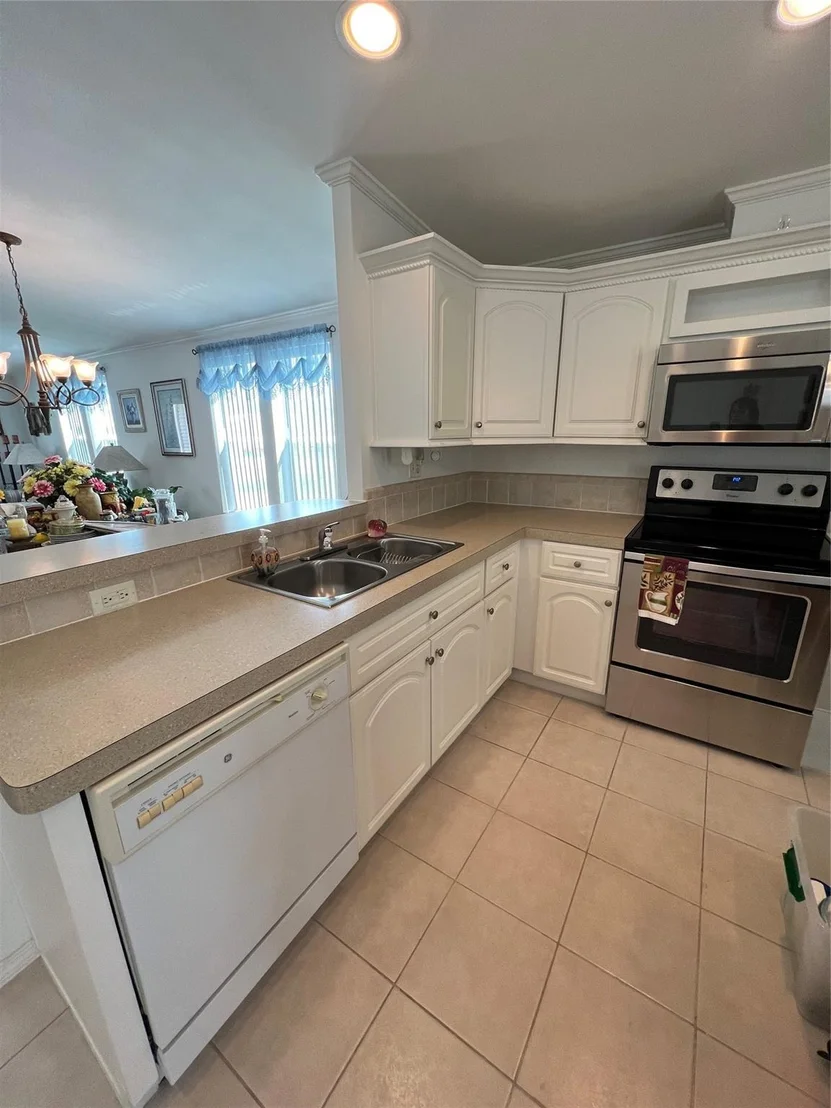 Photo of 4401 SW 10th Way