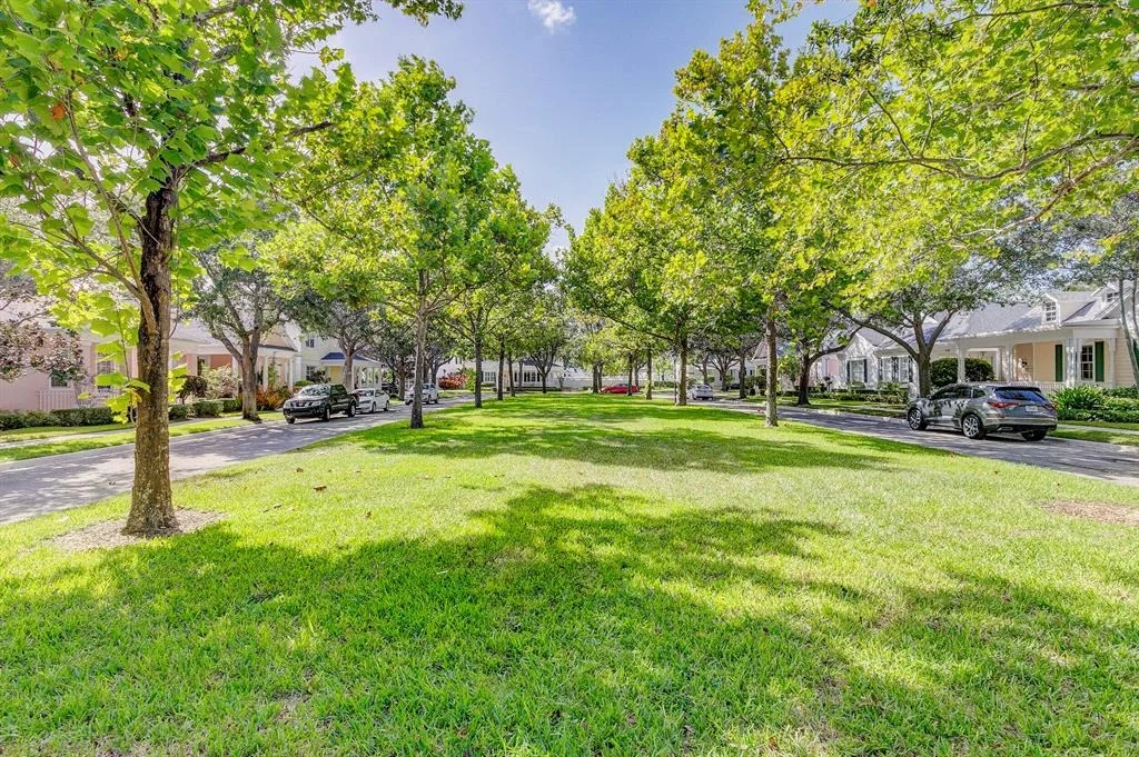 Photo of 180 Paradise Circle