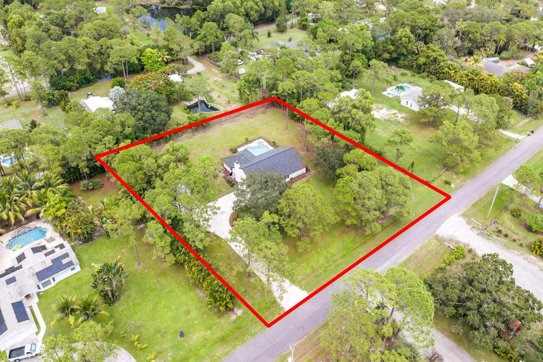 Photo of 13761 158th Street N
