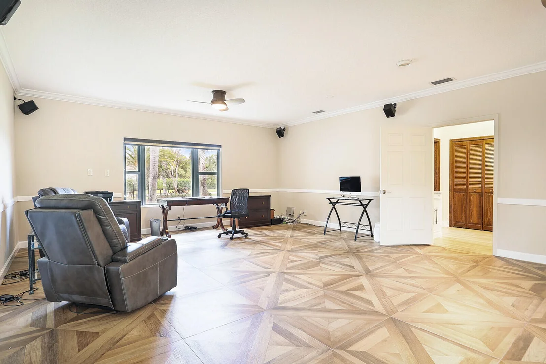 Photo of 9170 Dundee Drive Drive