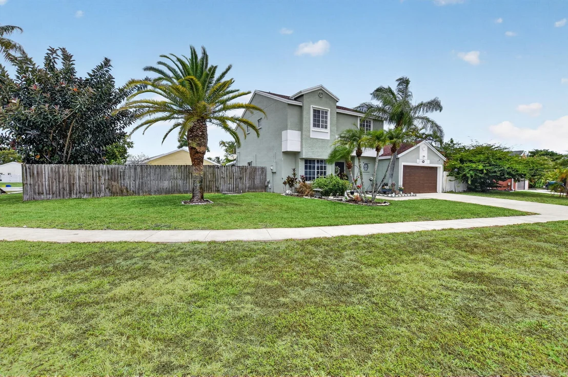 Photo of 9976 Robins Nest Road