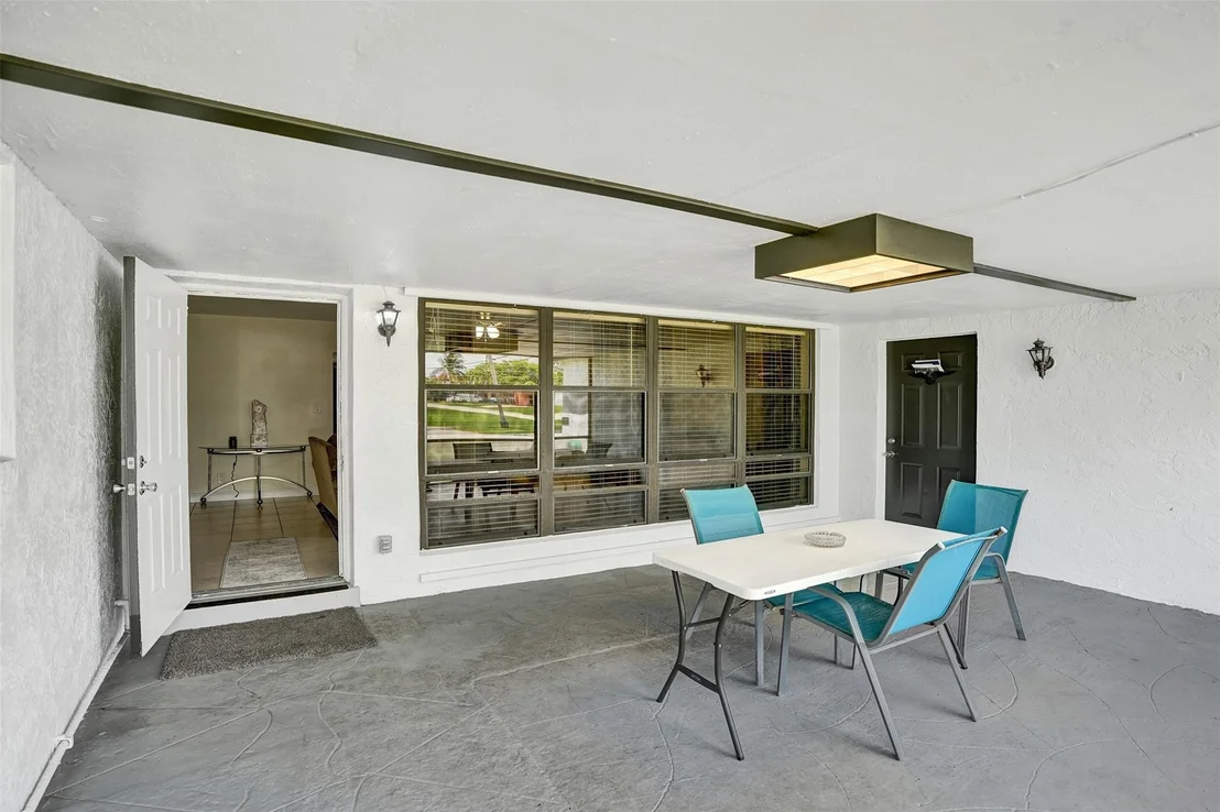 Photo of 1709 E River Drive