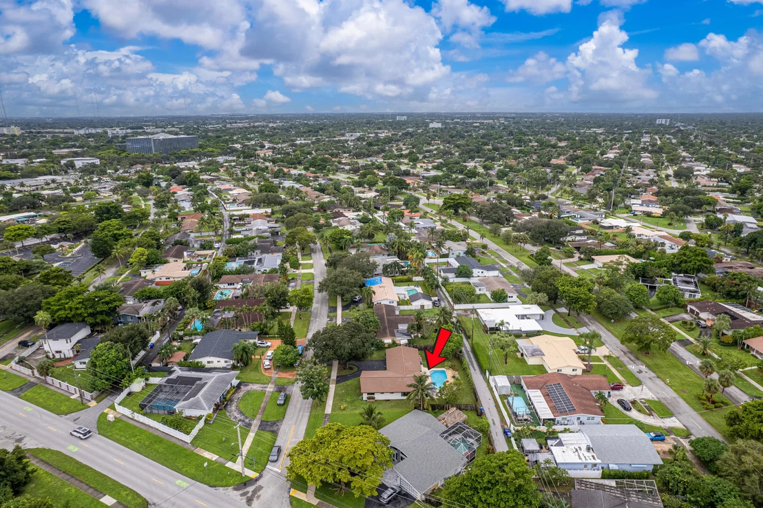Photo of 720 N CRESCENT Drive