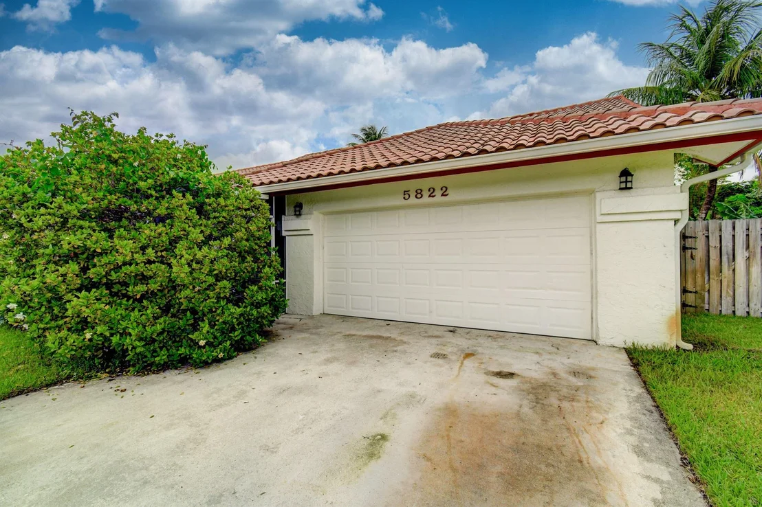 Photo of 5822 Sun Pointe Circle