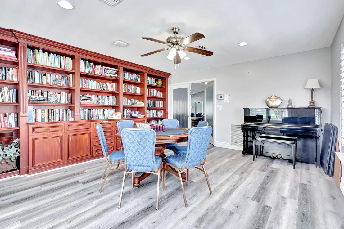 Photo of 6101 Hook Lane