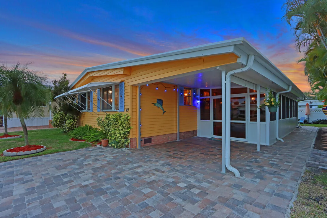 Photo of Unit 49 at 400 N A1a